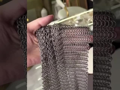 Werten Sie Ihren Raum mit strapazierfähigem Metallringgeflecht auf – Sehen Sie, wie es hergestellt wird!